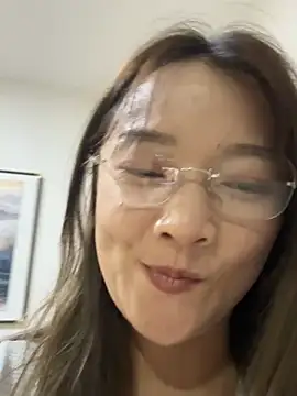 Yueya- online show from June 25, 2026, 1:05 pm