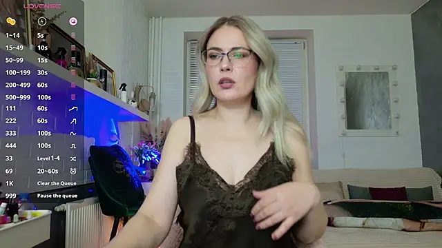 BeautyeyesLovely online show from March 10, 2026, 11:20 pm