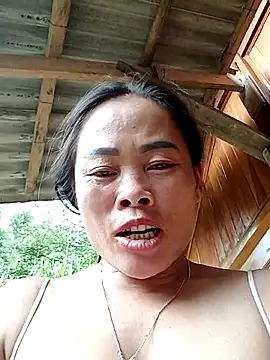 Snapshot of lindabeo-89 chatting on July 9, 2026, 4:24 am lindabeo-89 online show from July 9, 2026, 4:24 am