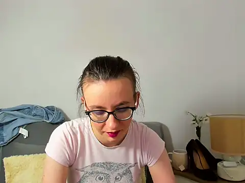 Snapshot of AnnaNatural chatting on July 1, 2026, 4:29 pm AnnaNatural online show from July 1, 2026, 4:29 pm