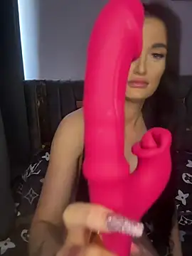 Snapshot of BarbieSlutt chatting on July 17, 2026, 8:33 am BarbieSlutt online show from July 17, 2026, 8:33 am