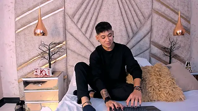 MarkLaurens online show from June 28, 2026, 3:18 pm