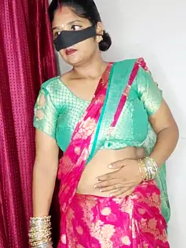 Snapshot of RealSexyWomene chatting on July 8, 2026, 10:16 am RealSexyWomene online show from July 8, 2026, 10:16 am