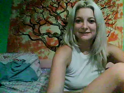 Snapshot of parislayd chatting on June 30, 2026, 6:57 am parislayd online show from June 30, 2026, 6:57 am