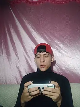 Snapshot of Ojosazules_ chatting on July 4, 2026, 12:17 am Ojosazules online show from July 4, 2026, 12:17 am