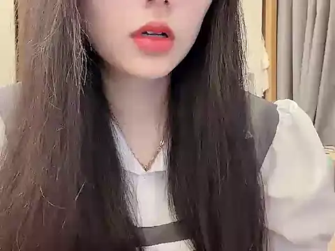 Snapshot of Eunn18 chatting on July 2, 2026, 8:42 am Eunn18 online show from July 2, 2026, 8:42 am