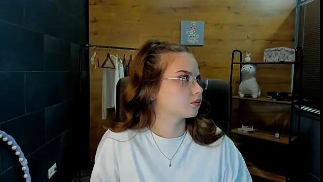 Snapshot of KellyyPalmer chatting on July 15, 2026, 11:50 am KellyyPalmer online show from July 15, 2026, 11:50 am