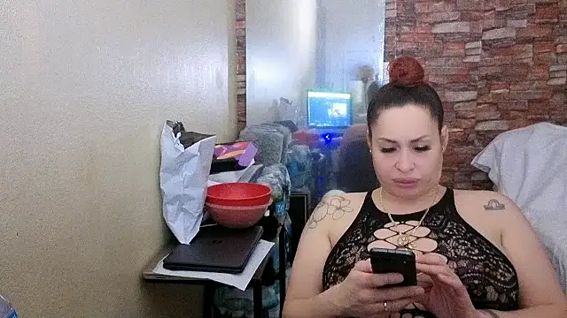 imisamoore69 online show from February 14, 2026, 8:53 pm