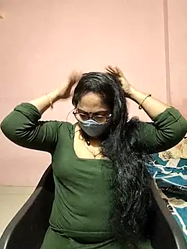 Snapshot of Luckybb-36 chatting on July 12, 2026, 3:57 pm Luckybb-36 online show from July 12, 2026, 3:57 pm