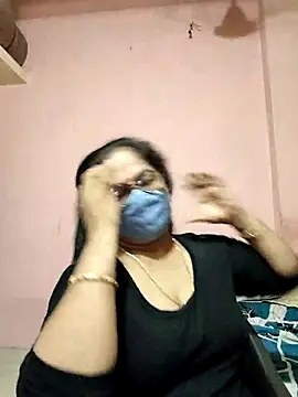 Snapshot of Luckybb-36 chatting on July 10, 2026, 1:55 pm Luckybb-36 online show from July 10, 2026, 1:55 pm