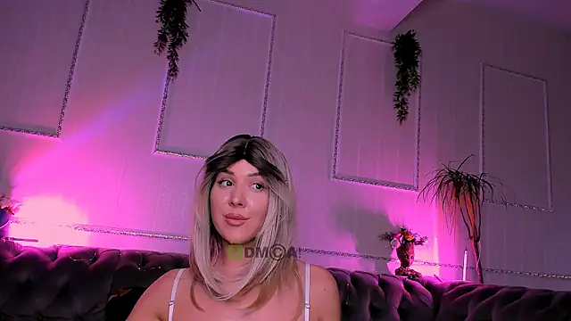 Snapshot of toogood2betruee chatting on July 4, 2026, 8:35 pm toogood2betruee online show from July 4, 2026, 8:35 pm