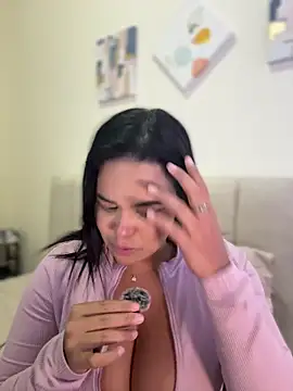 AliceStarshine online show from January 7, 2026, 5:23 am