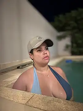 AliceStarshine online show from December 13, 2025, 8:04 pm