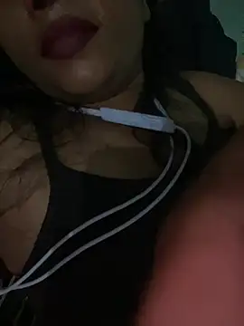 Snapshot of Miss-puhu chatting on July 11, 2026, 5:02 pm Miss-puhu online show from July 11, 2026, 5:02 pm