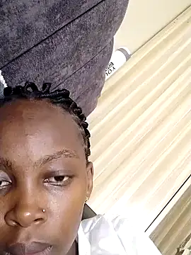 prettyzara900 online show from July 7, 2026, 1:47 pm