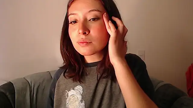 -Ameliee online show from July 8, 2026, 9:15 pm