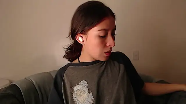 -Ameliee online show from July 10, 2026, 10:43 pm