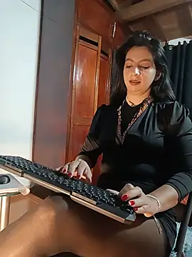 Snapshot of Paulina_house chatting on August 6, 2026, 7:09 pm Paulina house online show from August 6, 2026, 7:09 pm
