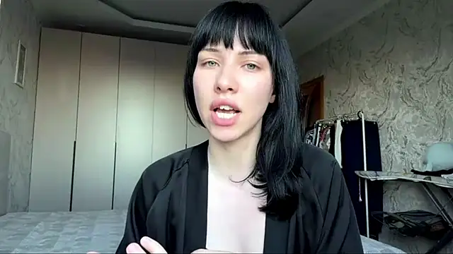 Snapshot of DomenicaLowe chatting on July 7, 2026, 3:26 pm DomenicaLowe online show from July 7, 2026, 3:26 pm