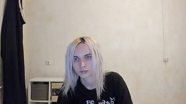 Snapshot of LanaCute chatting on July 10, 2026, 8:31 pm LanaCute online show from July 10, 2026, 8:31 pm