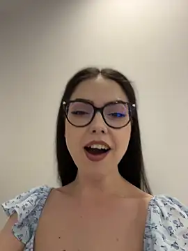 Snapshot of KaylaLewyss chatting on July 7, 2026, 7:28 pm KaylaLewyss online show from July 7, 2026, 7:28 pm