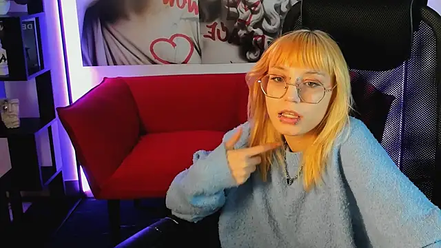 ReminaMeow online show from July 13, 2026, 1:43 pm
