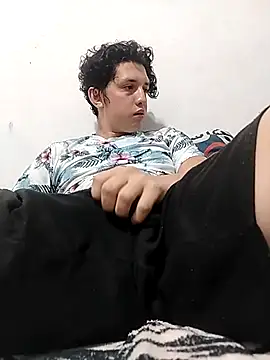 Snapshot of XTentacion_2 chatting on August 3, 2026, 5:26 am XTentacion 2 online show from August 3, 2026, 5:26 am