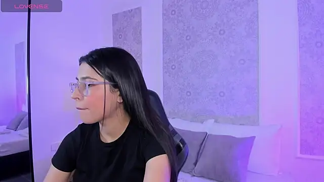 Snapshot of amber_piercee chatting on July 10, 2026, 12:27 pm amber piercee online show from July 10, 2026, 12:27 pm