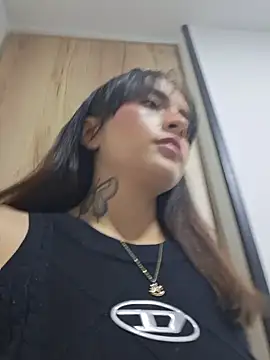 Snapshot of little_siin_ chatting on July 10, 2026, 5:40 am little siin online show from July 10, 2026, 5:40 am