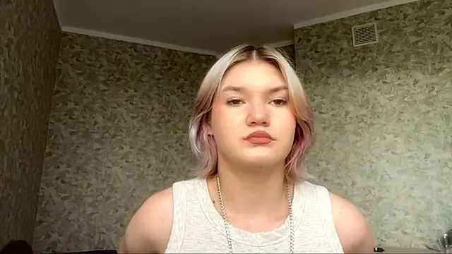 PearlyCafferky online show from July 9, 2026, 12:04 pm