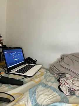 Strawberrymuffin  online show from July 10, 2026, 2:28 pm