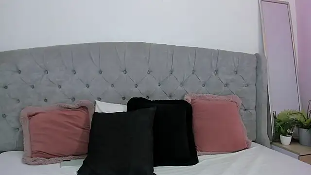 Snapshot of BritnnatyLonze chatting on July 17, 2026, 7:55 pm BritnnatyLonze online show from July 17, 2026, 7:55 pm