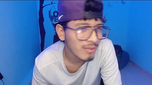 Snapshot of king_mathew chatting on July 11, 2026, 12:00 am king mathew online show from July 11, 2026, 12:00 am