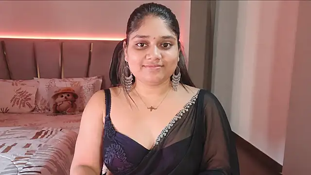 Snapshot of Varsha-ji765 chatting on July 11, 2026, 6:19 pm Varsha-ji765 online show from July 11, 2026, 6:19 pm