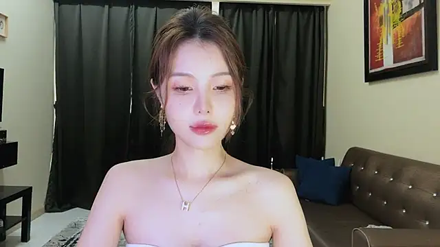 Snapshot of Yuki_Juicy chatting on July 15, 2026, 10:22 am Yuki Juicy online show from July 15, 2026, 10:22 am