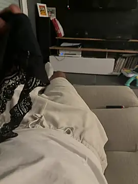 mikyfeet online show from July 18, 2026, 3:15 am