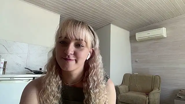 LilEvi online show from July 16, 2026, 6:32 am