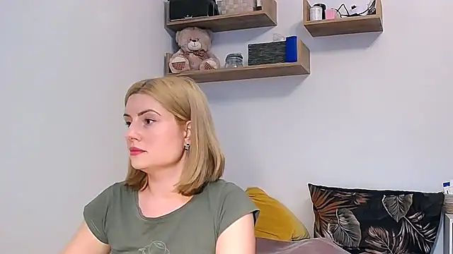 Snapshot of alisenties chatting on October 1, 2025, 2:32 pm alisenties online show from October 1, 2025, 2:32 pm