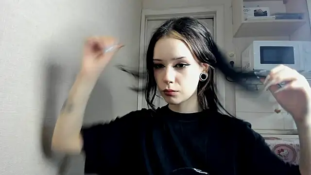 Snapshot of Honey_Mollyy chatting on July 16, 2026, 3:53 pm Honey Mollyy online show from July 16, 2026, 3:53 pm