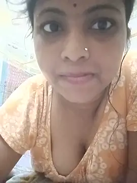 Snapshot of Queen_96 chatting on August 5, 2026, 7:19 pm Queen 96 online show from August 5, 2026, 7:19 pm