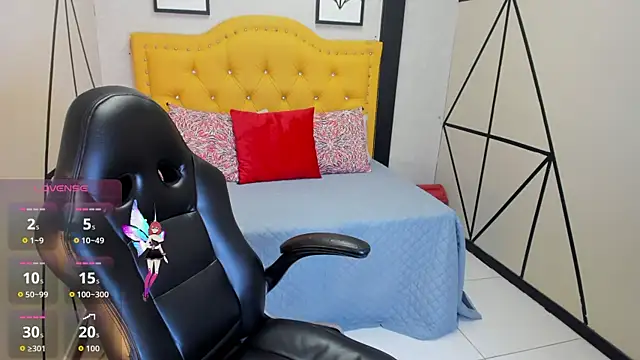 Ashly Saenz  online show from July 16, 2026, 5:10 pm