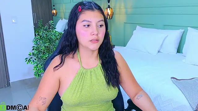 Snapshot of EMILIIA__LUXE__ chatting on July 14, 2026, 7:42 pm EMILIIA LUXE online show from July 14, 2026, 7:42 pm
