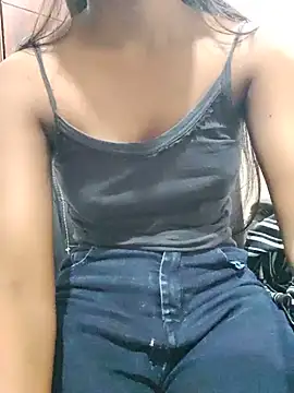 Snapshot of RIYA_SHARMA_3 chatting on July 17, 2026, 4:53 am RIYA SHARMA 3 online show from July 17, 2026, 4:53 am