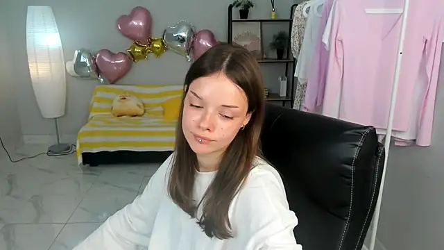 Snapshot of DeniseWilson chatting on July 22, 2026, 11:12 am DeniseWilson online show from July 22, 2026, 11:12 am