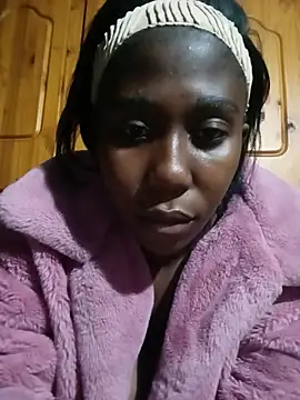Snapshot of Mickieym chatting on July 14, 2026, 7:42 pm Mickieym online show from July 14, 2026, 7:42 pm