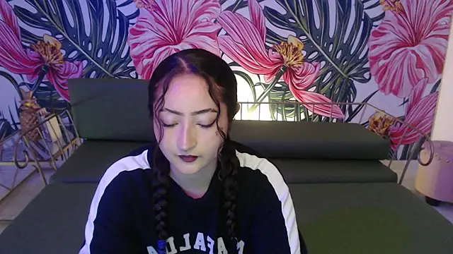 Snapshot of Rebeca_dreams chatting on July 17, 2026, 8:50 pm Rebeca dreams online show from July 17, 2026, 8:50 pm
