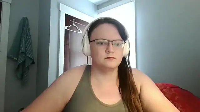Snapshot of sylviexxxfun2 chatting on July 24, 2026, 7:43 pm sylviexxxfun2 online show from July 24, 2026, 7:43 pm