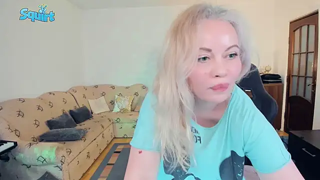 WhitneyLynn online show from March 15, 2025, 6:36 am