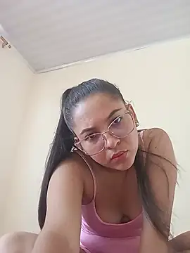 Roxxana2026 online show from July 15, 2026, 6:04 pm