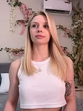 Snapshot of alice-woond chatting on July 16, 2026, 2:36 pm alice-woond online show from July 16, 2026, 2:36 pm